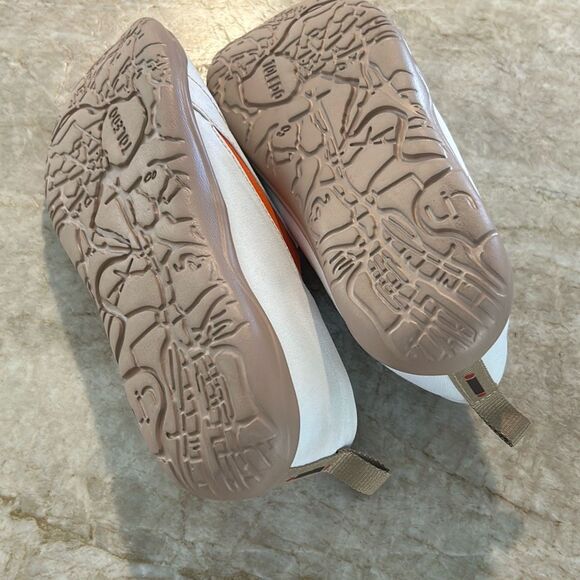 UN Hairy Bear Slip On Shoes Size 8.5 - Picture 10 of 11